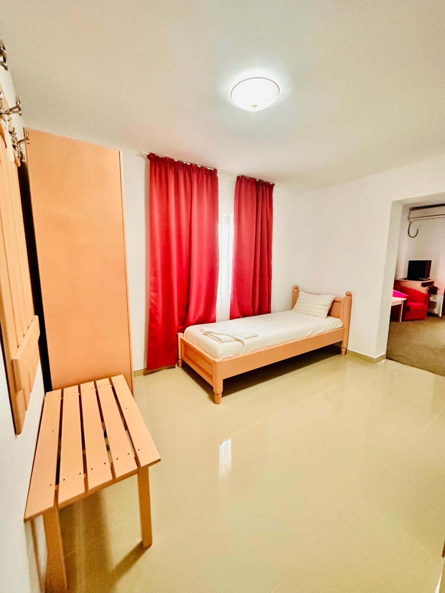 Pensiunea Fabian Hotel Юриловка Екстериор снимка